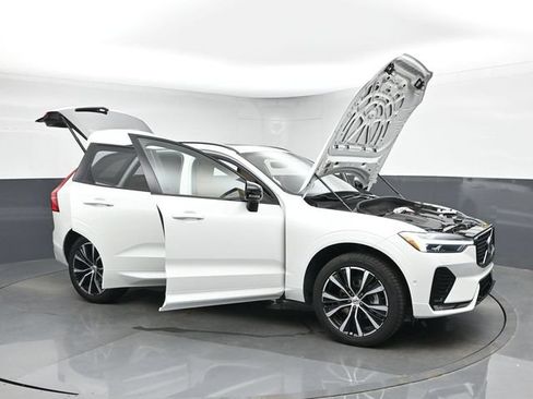 Used 2024 Volvo XC60 B5 Ultimate w/ Protection Package Premier AWD/4WD image 54