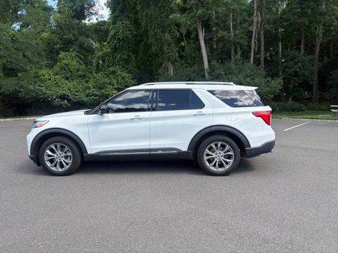 Certified 2022 Ford Explorer Limited w/ Equipment Group 301A AWD/4WD image 4