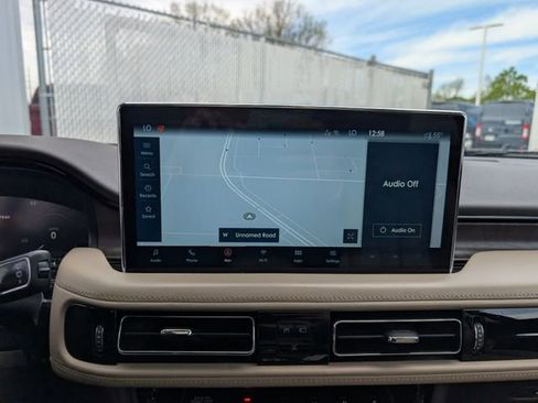 Used 2021 Lincoln Nautilus Reserve AWD/4WD image 4