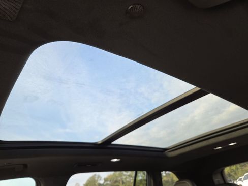 New 2026 GMC Acadia Denali Ultimate w/ LPO, Floor Liner Package image 4