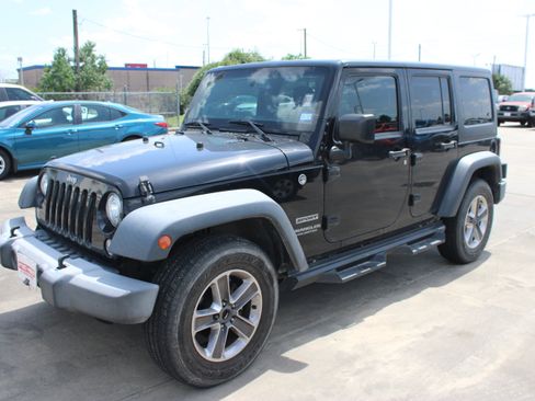 Used 2017 Jeep Wrangler Unlimited Sport w/ Quick Order Package 24S AWD/4WD image 3