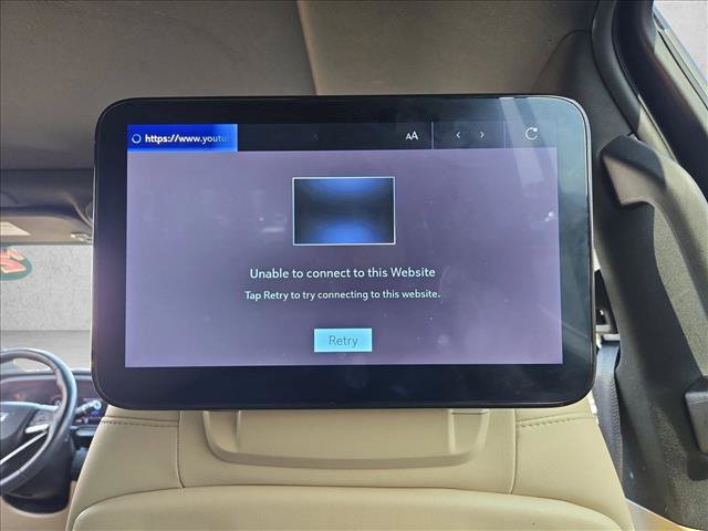 Used 2023 Cadillac Escalade Premium Luxury AWD/4WD image 16