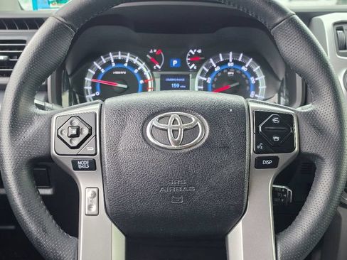 Used 2018 Toyota 4Runner SR5 AWD/4WD image 29