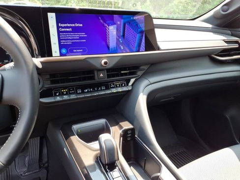 Used 2025 Toyota Crown w/ Advanced Technology Package AWD/4WD image 21