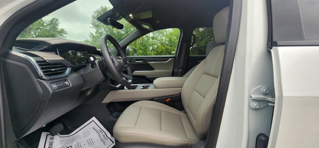 Used 2026 GMC Acadia Elevation w/ Elevation Premium Package FWD image 14