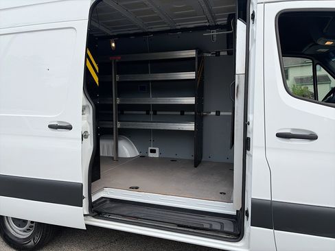 Used 2022 Mercedes-Benz Sprinter 1500 image 40
