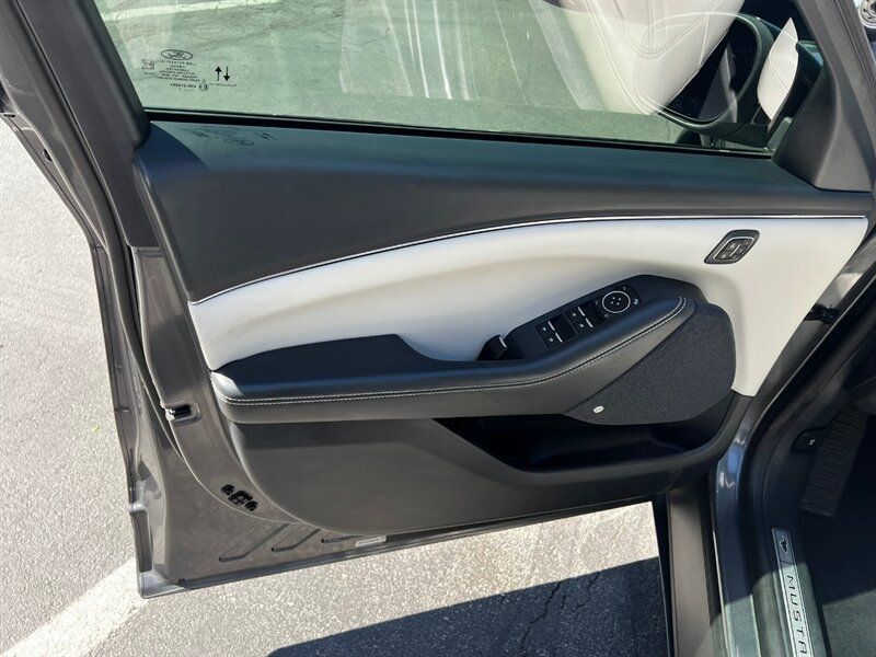 Used 2021 Ford Mustang Mach-E Premium AWD/4WD image 19