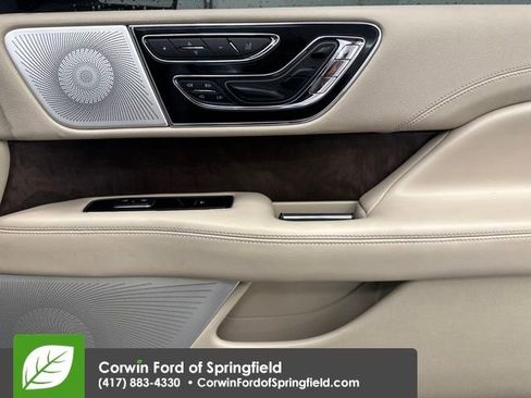 Used 2019 Lincoln Navigator Reserve image 13