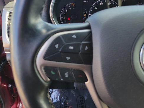 Used 2021 Jeep Grand Cherokee Limited image 21