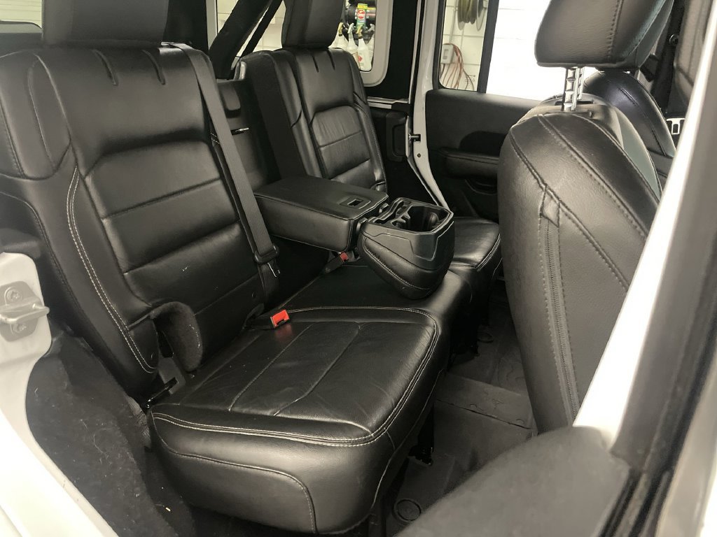 Used 2018 Jeep Wrangler Unlimited Sahara AWD/4WD image 20