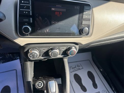 Used 2021 Nissan Versa SV image 22