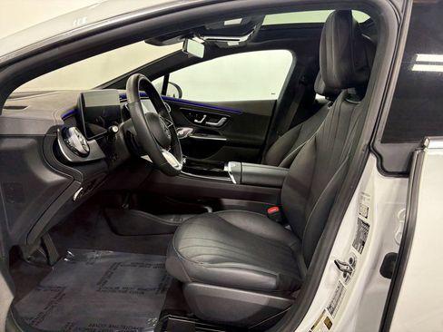 Used 2023 Mercedes-Benz EQE 500 4MATIC Sedan w/ Pinnacle Trim Package image 8
