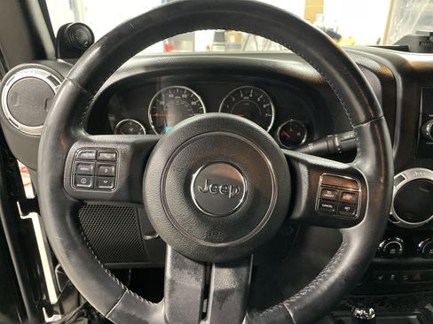 Used 2014 Jeep Wrangler Unlimited Sahara w/ Connectivity Group image 14