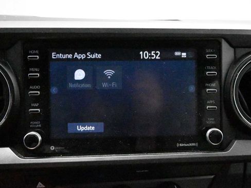 Used 2020 Toyota Tacoma TRD Off-Road AWD/4WD image 16