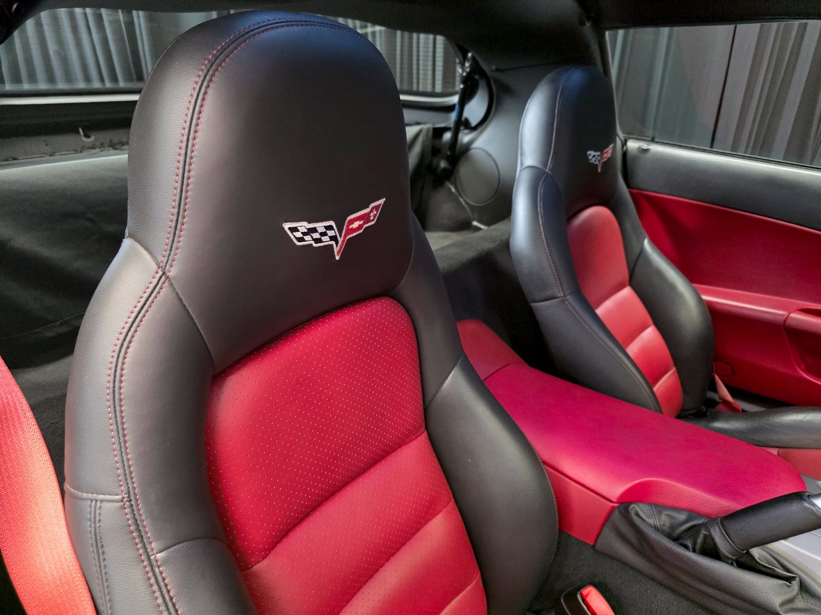 Used 2007 Chevrolet Corvette Coupe w/ Preferred Equipment Group RWD image 25