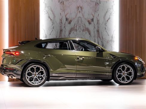 Used 2023 Lamborghini Urus Performante AWD/4WD image 4