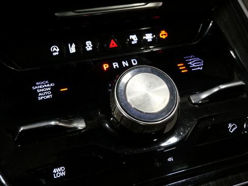 Used 2022 Jeep Wagoneer Series III w/ Premium Group I image 21