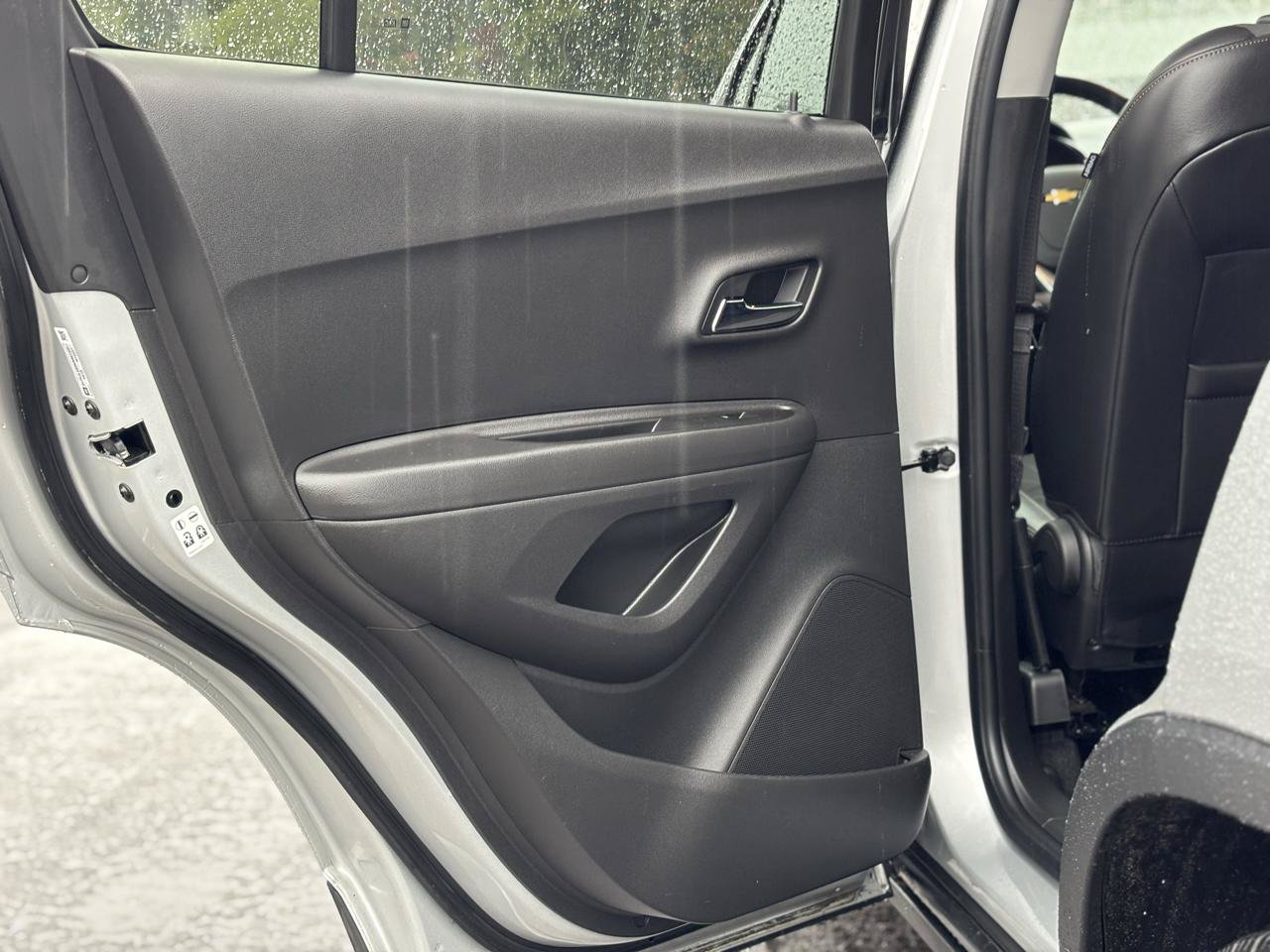 Used 2019 Chevrolet Trax LT w/ LT Convenience Package FWD image 32