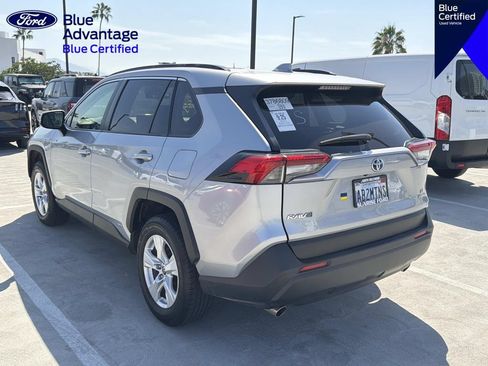Used 2021 Toyota RAV4 LE AWD/4WD image 12