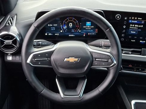 Used 2025 Chevrolet Equinox LT AWD/4WD image 19
