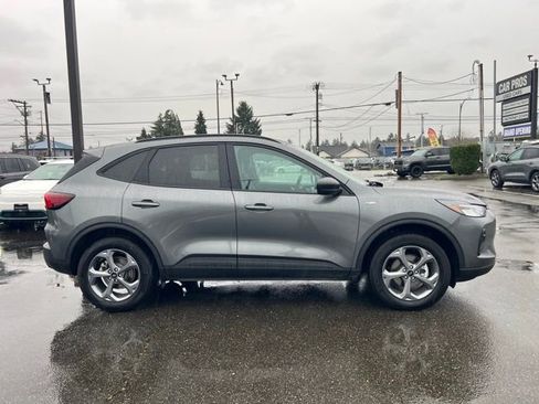 Used 2025 Ford Escape ST-Line image 9
