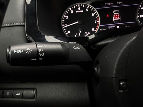 Used 2025 Nissan Pathfinder SV FWD image 36