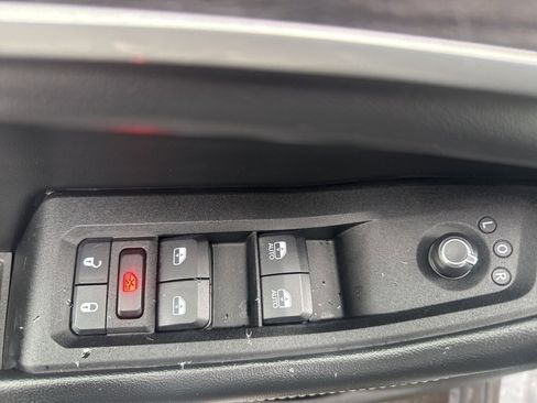 Used 2023 Jeep Grand Cherokee L Limited image 27