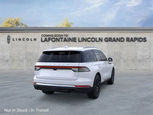 New 2026 Lincoln Aviator Reserve image 8