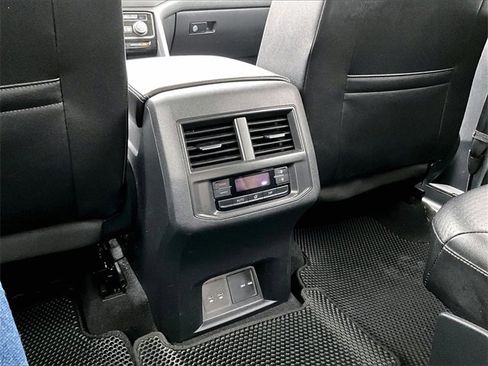 Used 2022 Volkswagen Atlas SE w/ Panoramic Sunroof Package image 30