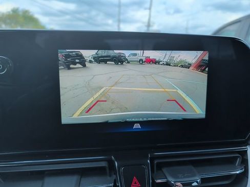 Used 2025 Chevrolet TrailBlazer LT AWD/4WD image 19