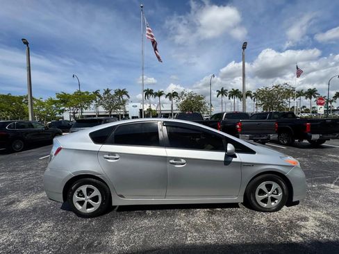 Used 2012 Toyota Prius Two FWD image 9