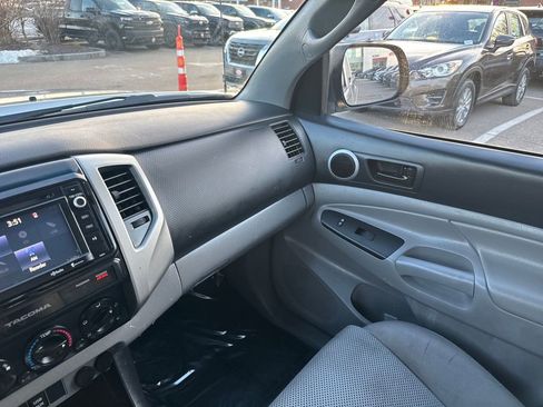 Used 2015 Toyota Tacoma 4x4 Access Cab V6 image 34