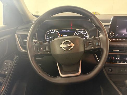 Used 2025 Nissan Rogue SV AWD/4WD image 6