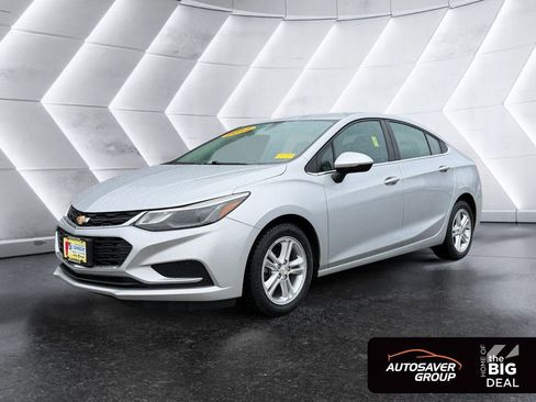 Used 2017 Chevrolet Cruze LT w/ Convenience Package image 1