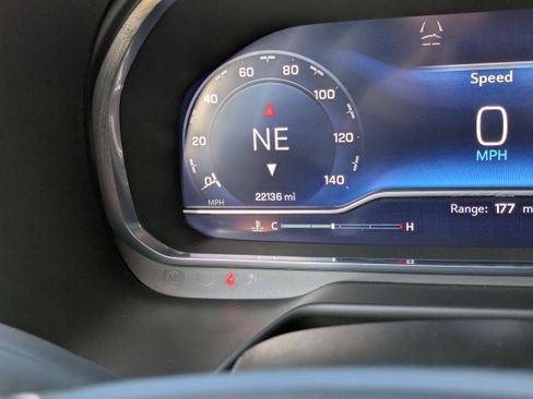 Used 2024 Chevrolet Suburban High Country image 29