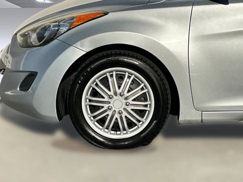 Used 2012 Hyundai Elantra GLS image 12
