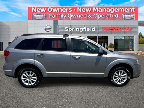Used 2017 Dodge Journey SXT FWD image 4
