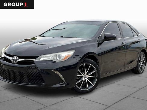 Used 2017 Toyota Camry XSE image 1
