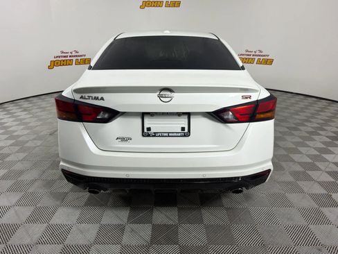 Used 2024 Nissan Altima 2.5 SR w/ SR Premium Package image 4