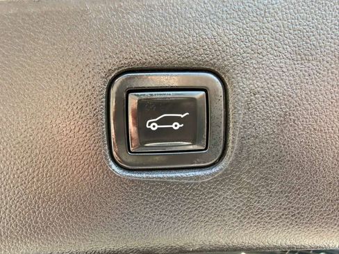 Used 2021 Chevrolet Blazer RS image 37