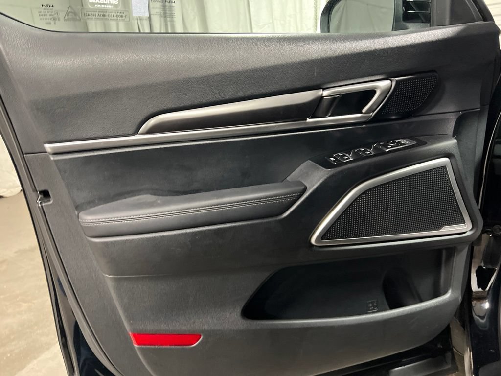 Used 2025 Kia Telluride S FWD image 21
