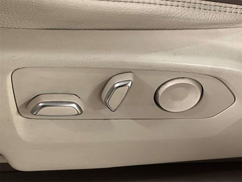 Used 2023 GMC Yukon Denali w/ Denali Reserve Package image 14