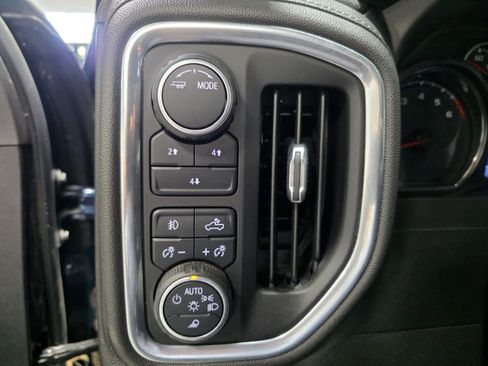 Used 2022 Chevrolet Silverado 2500 LT w/ Convenience Package AWD/4WD image 25