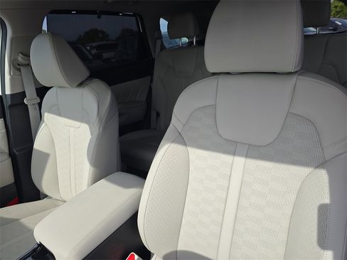 New 2026 Kia Sorento SX image 24