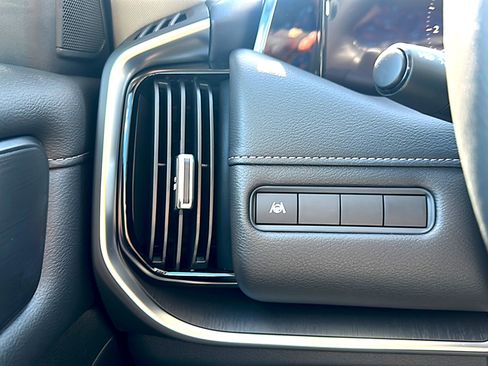 New 2026 Nissan Armada SV image 25