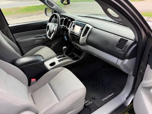 Used 2013 Toyota Tacoma 4x4 Access Cab w/ SR5 Pkg image 10