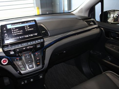 Used 2025 Honda Odyssey Elite image 29