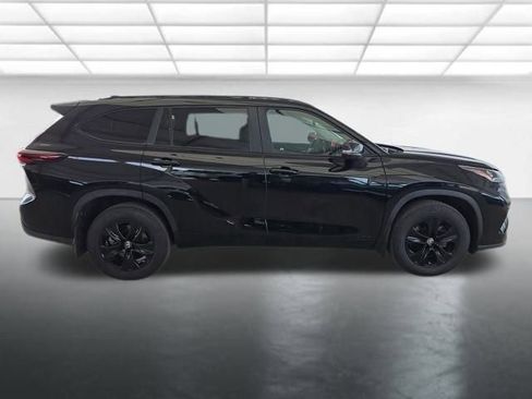 Used 2024 Toyota Highlander XLE image 6