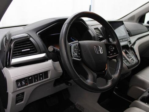 Used 2018 Honda Odyssey Elite image 10