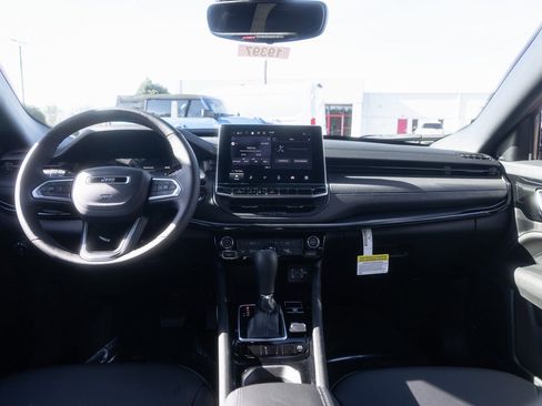 New 2026 Jeep Compass Latitude AWD/4WD image 19